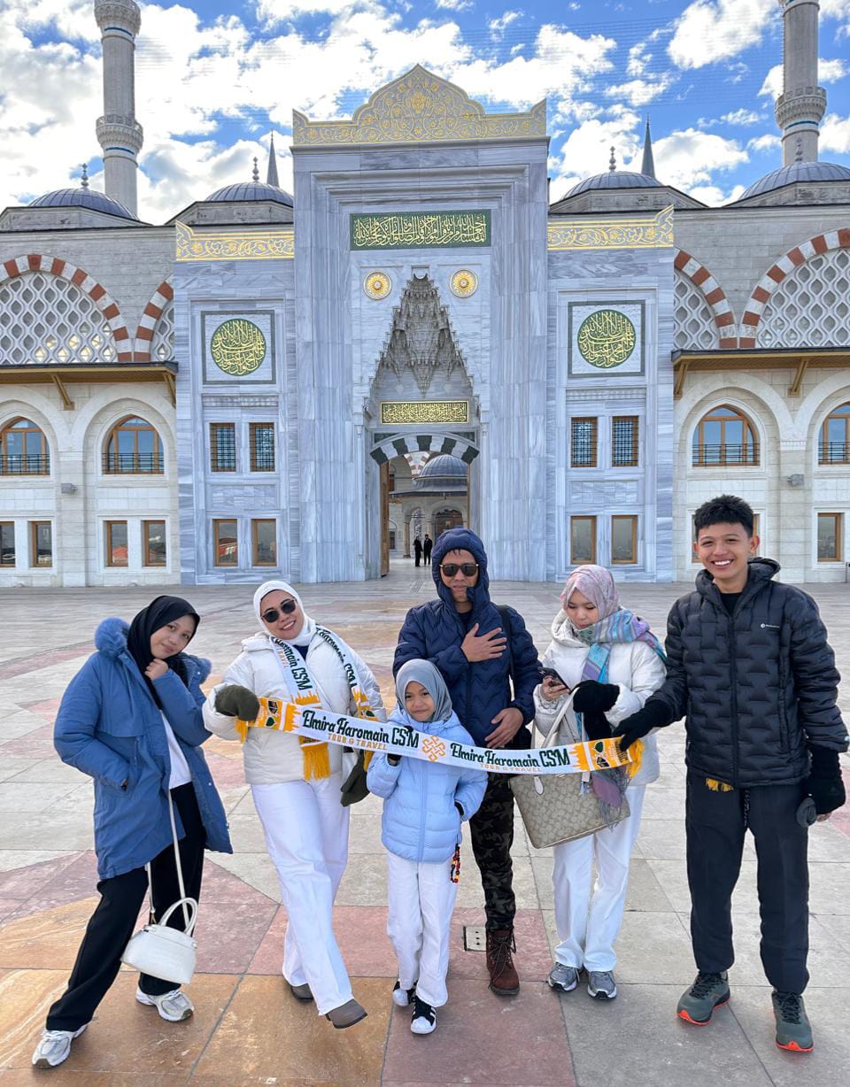 Jamaah Umroh Plus Sekeluarga Sedang di Turkey (doc. suaramahardika.id 31/12/2025)